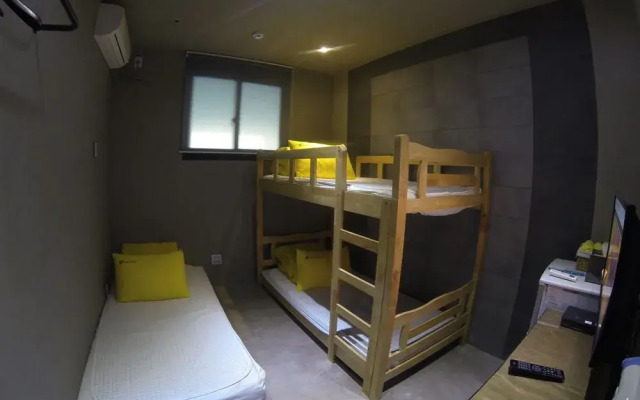 24guesthouse Garosu-gil