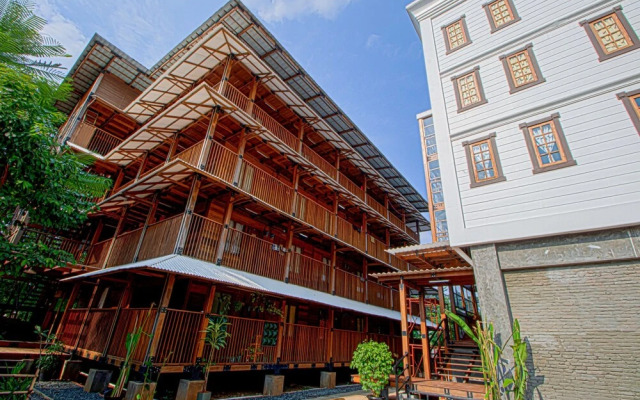 Cendrawasih Bambulogy Mansion Syariah