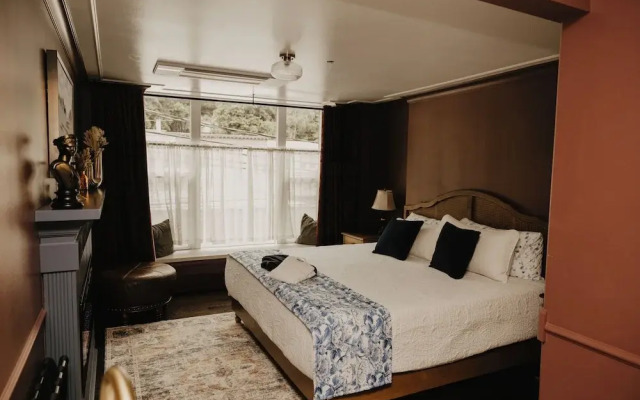 The Brooks Hotel