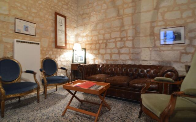 Cozy Holiday Home Near Forest in Lerné