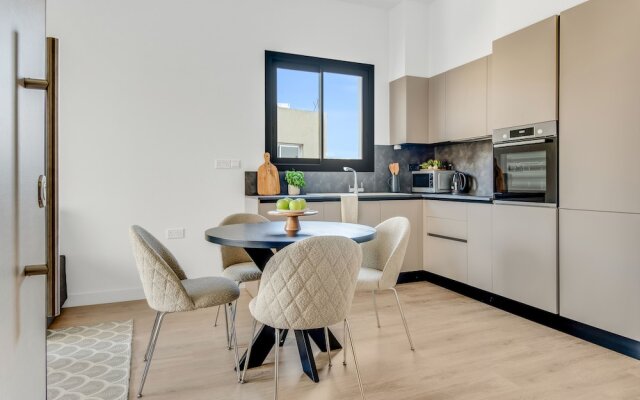 Sanders Crystal 1 - Charming 1-bdr Apt With Shared Pool