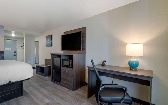 Clarion Pointe McDonough