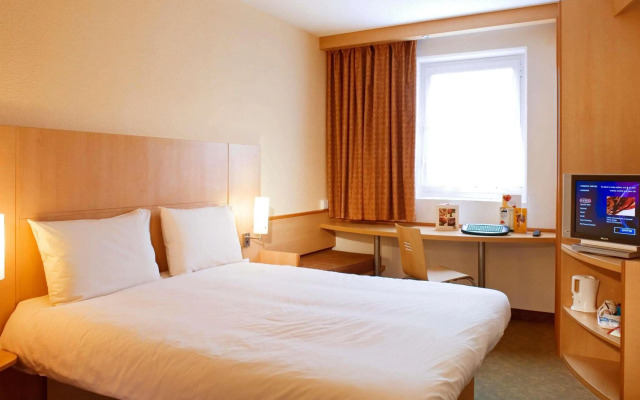 ibis Swansea