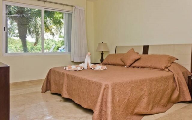 Golf Condominium by ChezPlaya