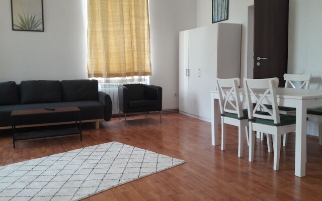 Km 0 Presidential Apartment