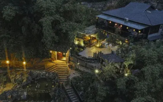 Xingyi Mountain Breeze Inn
