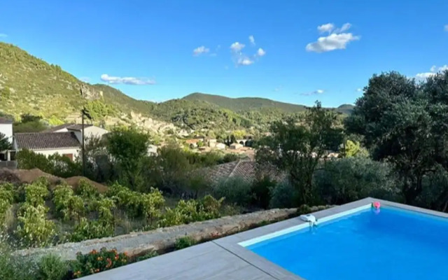 Villa L'esquirrol Vineyard Escape