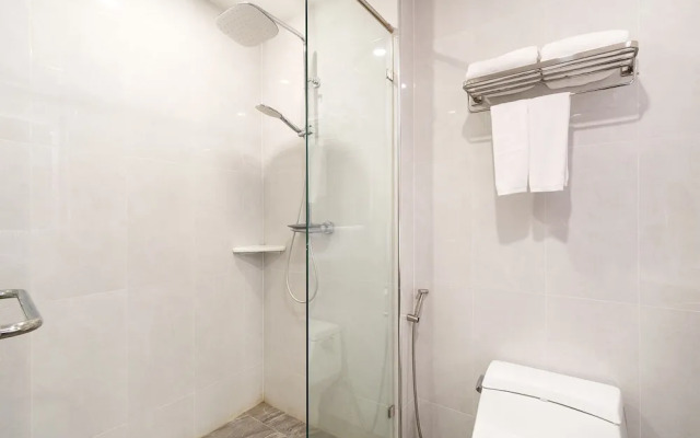 Crystal Srivaree Suvarnabhumi Hotel