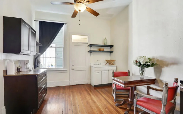 Montgomery Apartments on Magazine Street