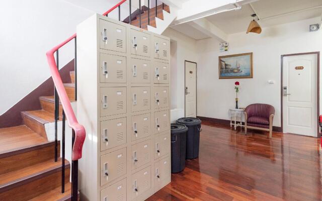 Bangkok Check Inn - Hostel