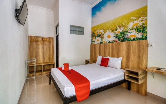 RedDoorz @ Rejowinangun Kotagede 2 – Guest Rooms – Yogyakarta