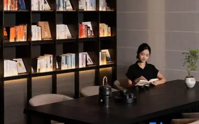 Shantou Railway Station Huangshan Road Atour Hotel