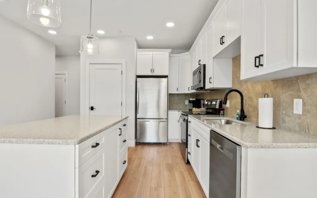 The Loop Downtown By Kasa