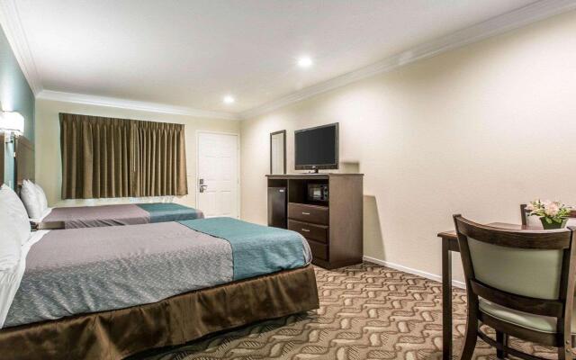 Rodeway Inn & Suites LAX