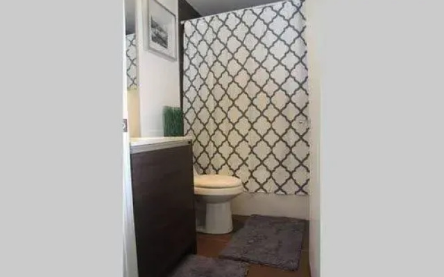 EG Suites - Modern Queen West Condo