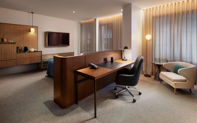 Next Hotel Melbourne, Curio Collection by Hilton