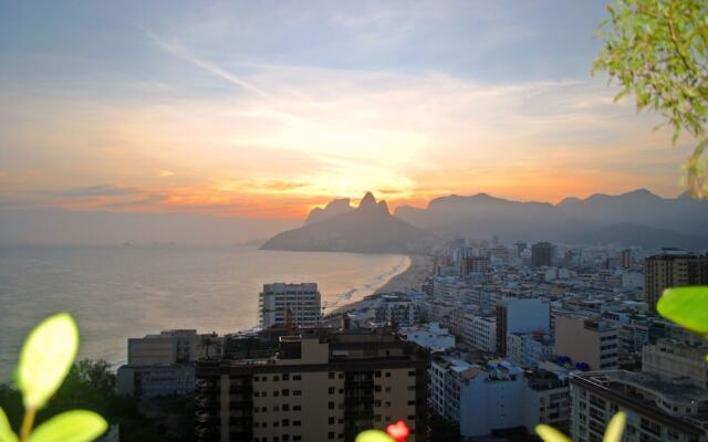 Amazing City & Sea View 2Bdr A1-004