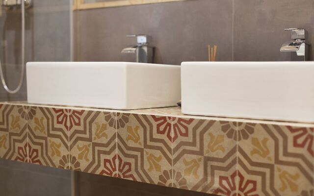 Royal Aribau Nextdoor