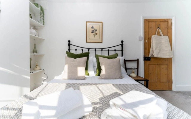 Host Stay Centurion House