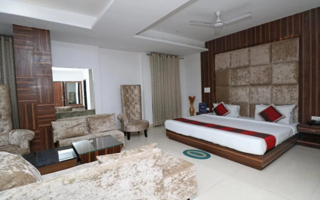 OYO 1988 Hotel Galaxy