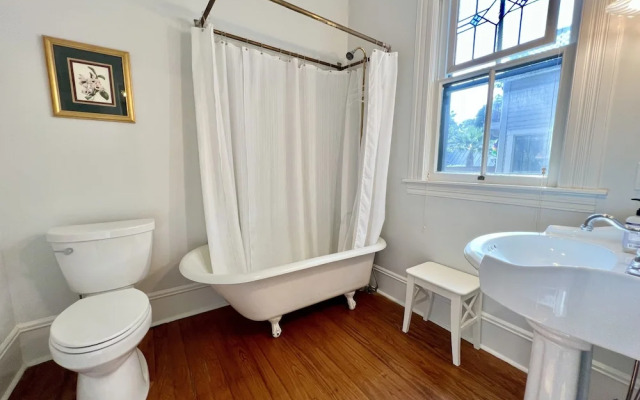 Brackenridge House Bed & Breakfast