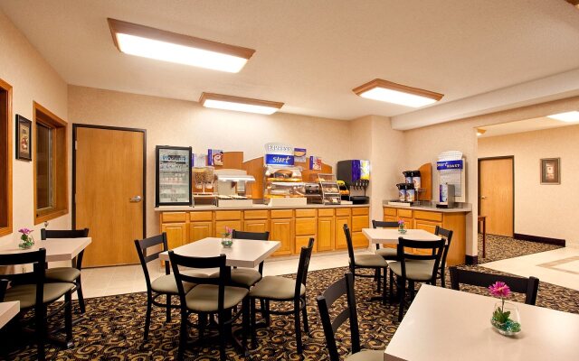 Comfort Inn & Suites near Route 66