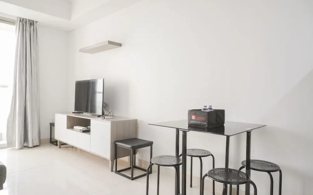 Stunning And Strategic 2Br Gold Coast Apartment Near Pik