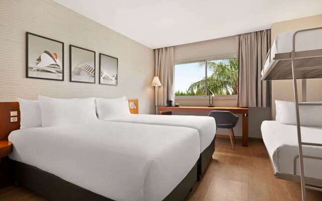 Ramada by Wyndham Valencia Almussafes