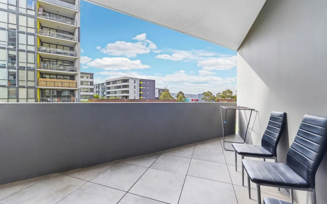 Kozyguru | Mascot | 2 Bed Apt + Free Parking