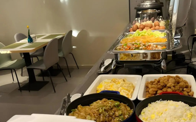 Homeinn Selected (Beijing Shangdi Qinghe Subway Station)