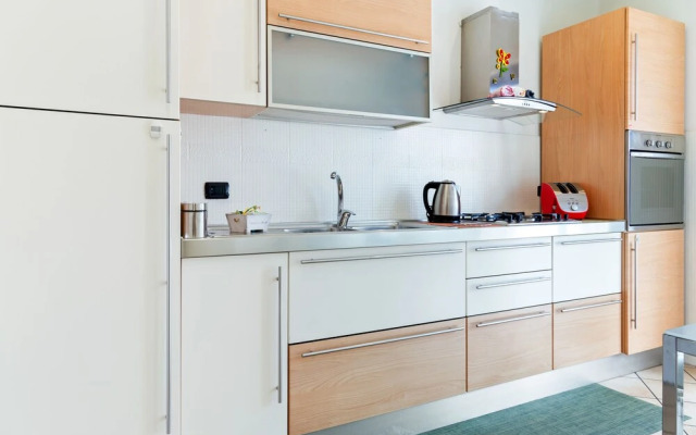 Bright flat next to the Vomero