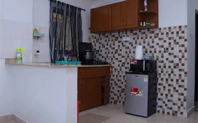 Lux Suites Carina Studio Apartments