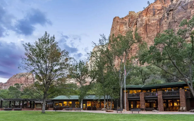 Zion Lodge