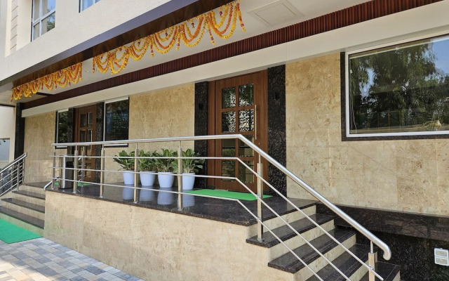Hotel Golden Nest - Thane