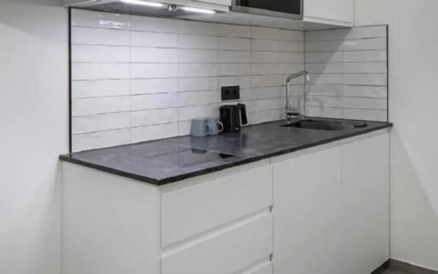 Home & Work Apartments