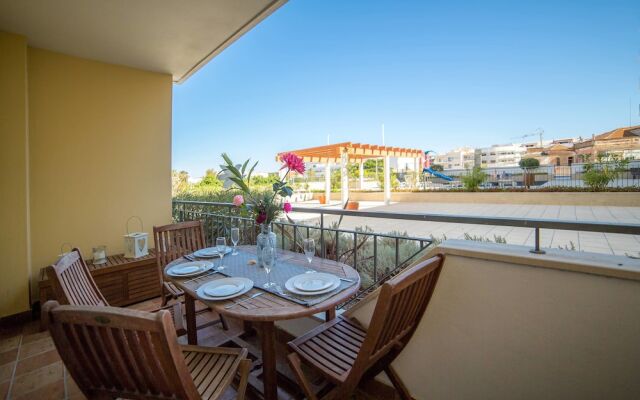 B05 - Luxury Central 2 bed with Spa by DreamAlgarve