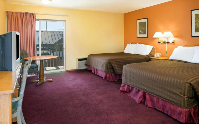 Howard Johnson by Wyndham Spokane