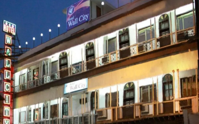 Hotel Wall City