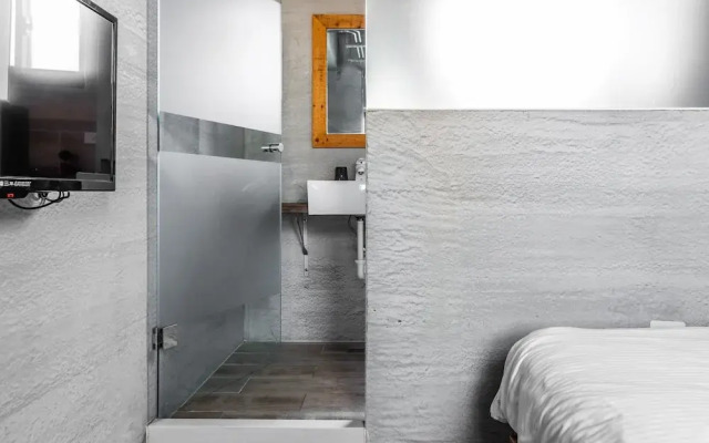 l-stack B&B