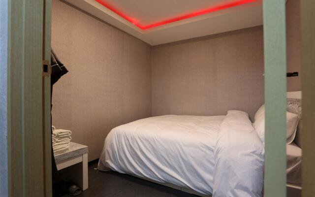 Top Hotel Myeongdong