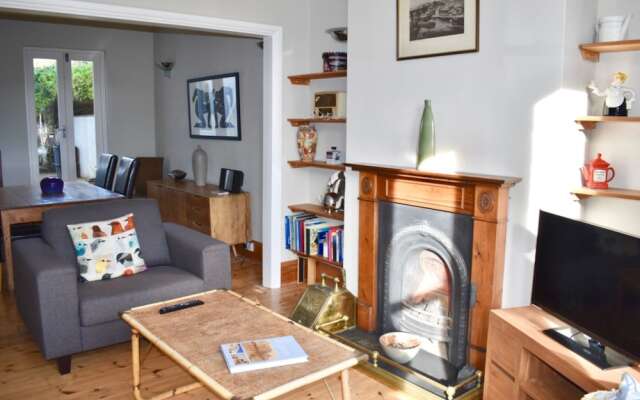 Bright 3 Bedroom House Near Queens Park