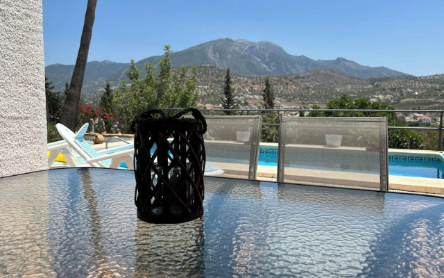 Cd-1383 Three Bedroom Villa With Pool