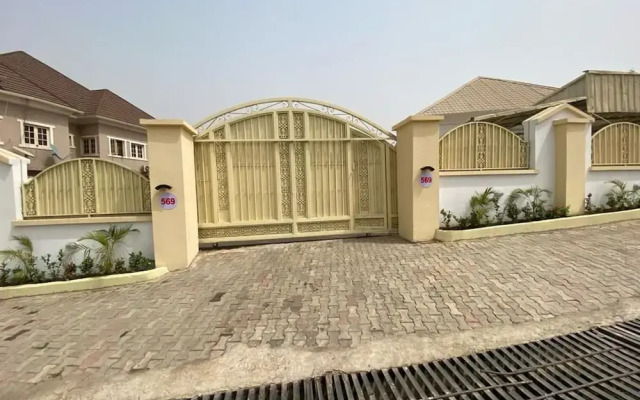 Am Place Luxury Apartments