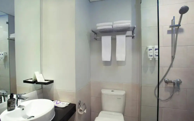 Fox Lite Hotel Cikarang