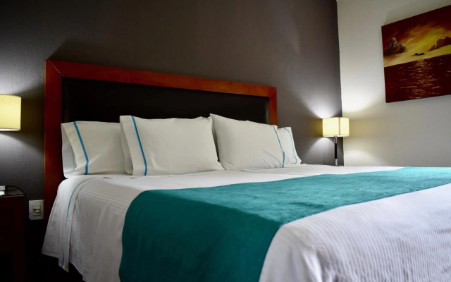 Country Hotel and Suites