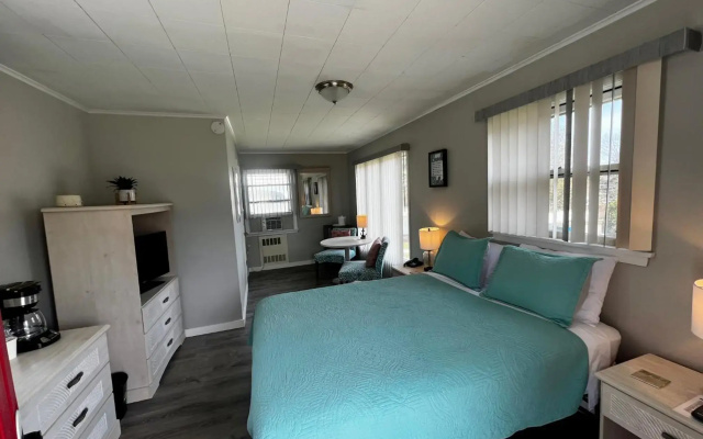 Claddagh Motel & Suites