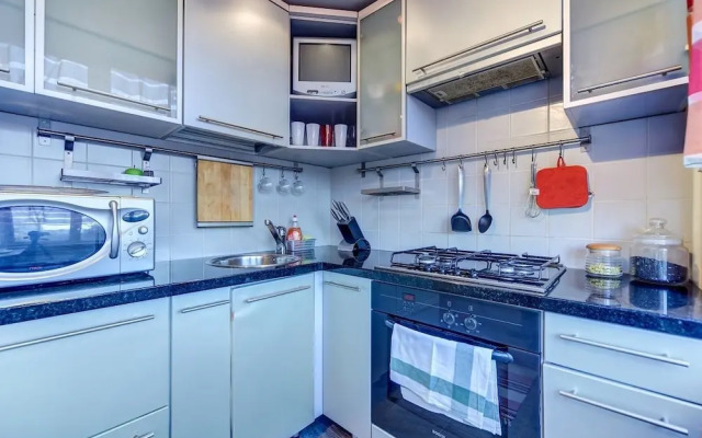 AG Apartment Bolshevikov 5