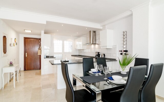 PP- Fantastic 2 bedroom apt with roof top terrace