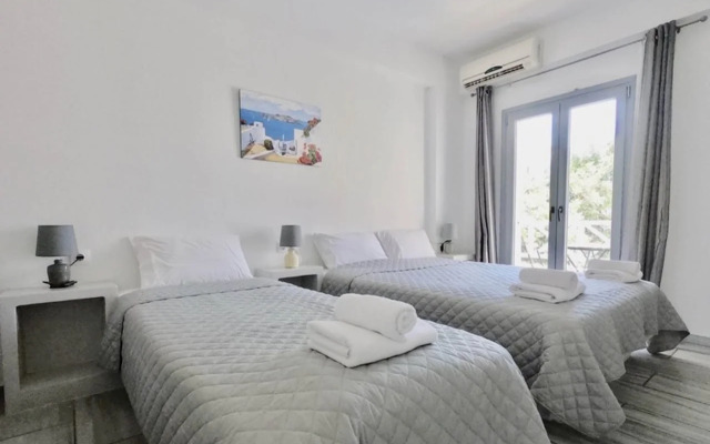 Anny Studios Perissa Beach