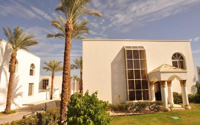 Carlton Luxury Resort
